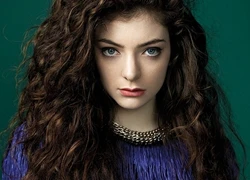 Gặp Lorde - cô gái 16 tuổi vừa "hạ knock out" Miley Cyrus