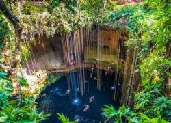 Hố sụt hóa thiên đường bơi lội ở Mexico