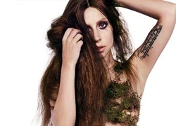 Lady Gaga lại gây sốc khi đắp cỏ lên người