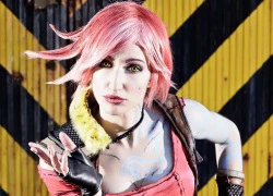 Lilith và Roland quyến rũ với cosplay Borderlands 2