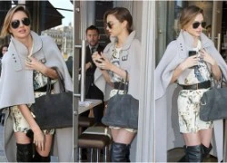 Miranda Kerr ngượng ngùng vì bị Louis Vuitton không cho vào