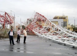 Nơm nớp lo an toàn công trình mùa bão