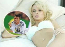 Rhian Sugden - Siêu mẫu ngực trần nói không với Ronaldo