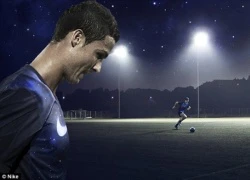 Ronaldo giới thiệu đôi giày "ngoài hành tinh"