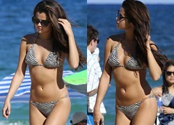 Selena Gomez khoe hình xăm mới trong bikini nóng bỏng