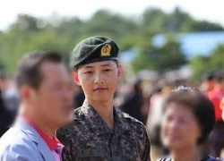 Song Joong Ki tiều tụy sau đợt huấn luyện quân đội