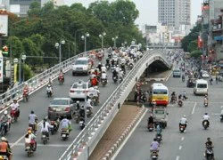 Tràn lan "trúng thầu 100 tỉ, thanh toán vài trăm tỉ"