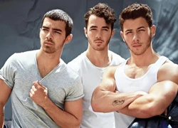 Tranh cãi nảy lửa, Jonas Brothers rạn nứt nội bộ nghiêm trọng