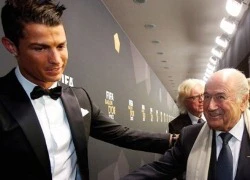 Ủ tình riêng với Messi, Chủ tịch FIFA lên tiếng xin lỗi CR7