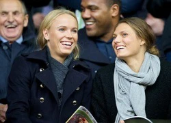 Wozniacki chứng tỏ tình yêu với Liverpool