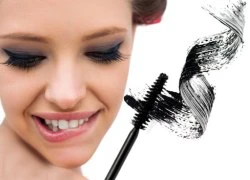 4 bí quyết dùng mascara cho nàng mi ngắn