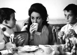 Ảnh chưa từng tiết lộ của Elizabeth Taylor và các con