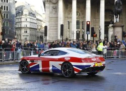 Aston Martin Vanquish in hình quốc kỳ Anh độc đáo