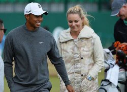 Bạn gái gọi Tiger Woods là chàng ngốc