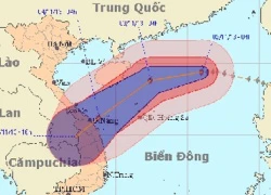 Bão số 12 mạnh cấp 13 uy hiếp miền Trung