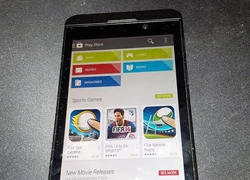 BlackBerry 10 cài được kho ứng dụng Google Play của Android