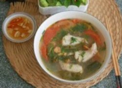 [Chế biến] - Canh cá khoai nấu lá giang