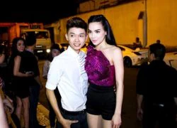 Hà Hồ &#8220;quậy&#8221; ở bar trước ngày sinh nhật