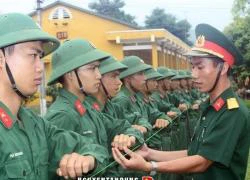 Hà Nội ưu tiên công dân trình độ đại học tham gia quân đội