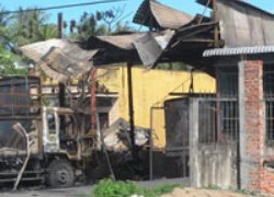 Kho hàng tan hoang sau vụ cháy lớn