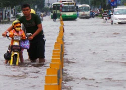 Kiếm tiền triệu mỗi ngày nhờ... ngập lụt