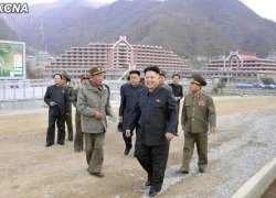 Kim Jong-un thăm công trường khu trượt tuyết cấp cao