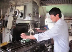 Lão nông "khùng" tự chế tạo máy xử lý rác