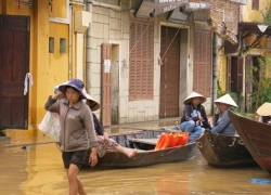 Lũ lên quá nhanh, nhiều nơi bị nhấn chìm