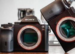 Lượng đặt trước Alpha A7 và A7R gấp đôi dự kiến của Sony