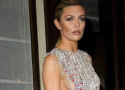 Mất iPhone, Abbey Clancy sợ lộ ảnh nóng