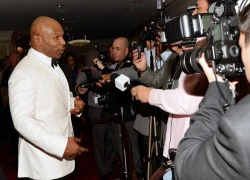 Mike Tyson ra mắt tự truyện với những tiết lộ &#8216;động trời&#8217;