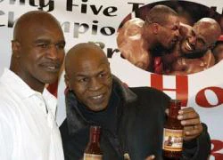 Mike Tyson sắp tái đấu Holyfield