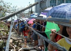 Nạn nhân siêu bão Haiyan ngày càng liều lĩnh hơn vì đói