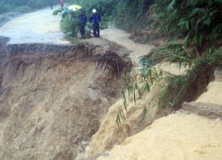 Nước ngập hầm lò, hàng trăm công nhân mỏ vàng Bồng Miêu nghỉ việc