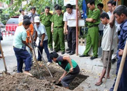 Phát hiện dây điện đứt rời ở "hố tử thần" bốc cháy