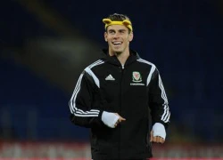 Ramsey và Bale có tai gấu ngộ nghĩnh trong buổi tập của tuyển xứ Wales