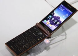 Samsung ra smartphone nắp gập giá hơn 1.600 USD