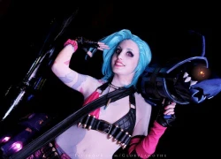 Thêm một bộ cosplay tuyệt đẹp về Jinx