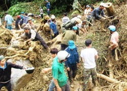 Tìm thấy xác người bị vùi sâu dưới đất đá