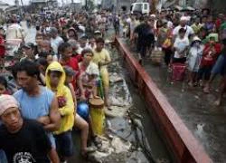 Tổ chức 2 chuyến bay chở hàng cứu trợ tới Philippines