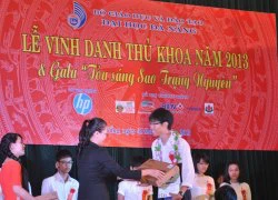 Tôn vinh thủ khoa, á khoa, sinh viên tiêu biểu