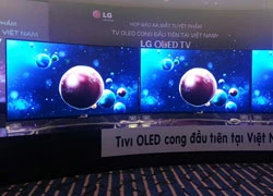 TV OLED cong đầu tiên tại Việt Nam có giá 250 triệu