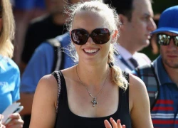 Wozniacki rạng rỡ cổ vũ người yêu