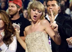 Bật cười trước 25 khoảnh khắc cổ vũ "quên mình" của Taylor Swift