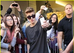 Fan tá hỏa vì Justin Bieber tiết lộ đã bỏ ca hát