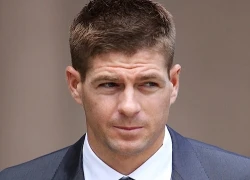 Gerrard bị tấn công ngay gần nhà: CĐV M.U dằn mặt Stevie G?