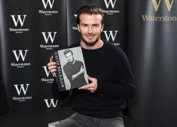 Hàng trăm người xếp hàng chờ được Beckham kí tặng sách