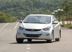 Hyundai Elantra - cuộc chơi chưa cân sức