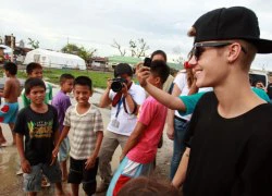 Justin Bieber đến Philippines giúp đỡ trẻ em vùng bão