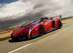 Lamborghini Veneno Roadster ra mắt trên tàu sân bay